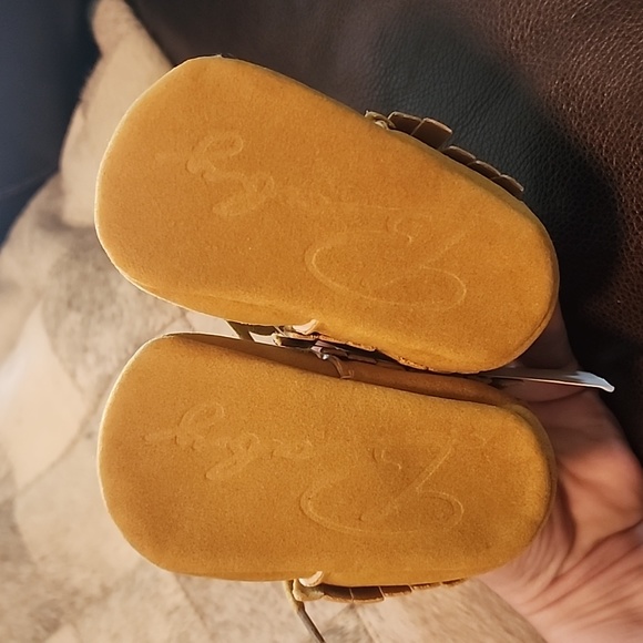 Baby moccasins - Picture 3 of 4